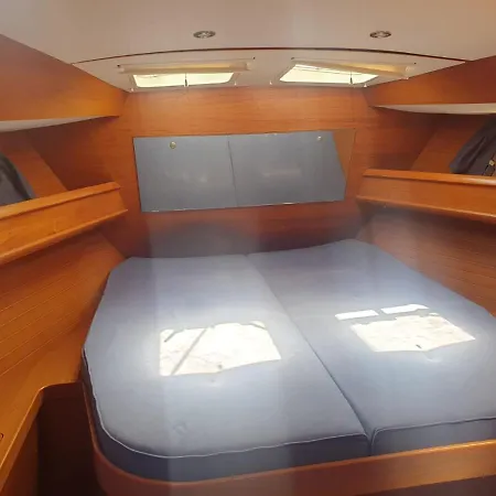 Luxury Boat House 보트호텔 바니체스