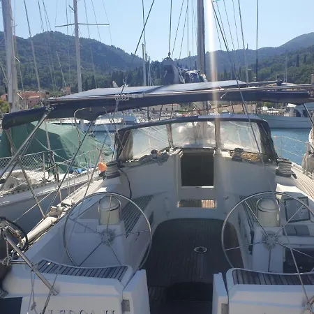 Luxury Boat House * Benitses (Corfu)