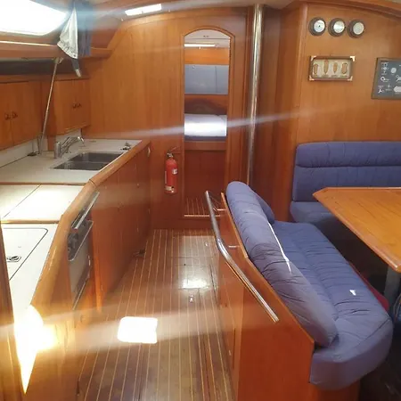 Luxury Boat House *